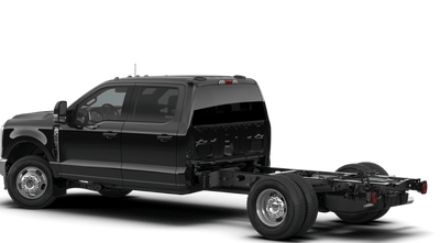2026 Ford Chassis Cab F-350® LARIAT®