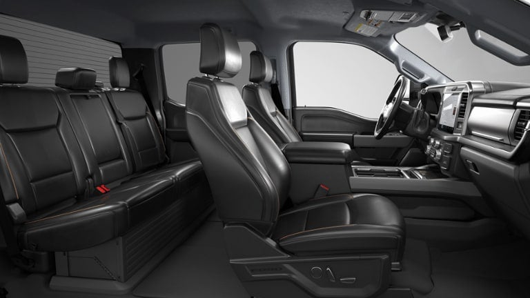 2026 Ford Chassis Cab F-350® LARIAT®