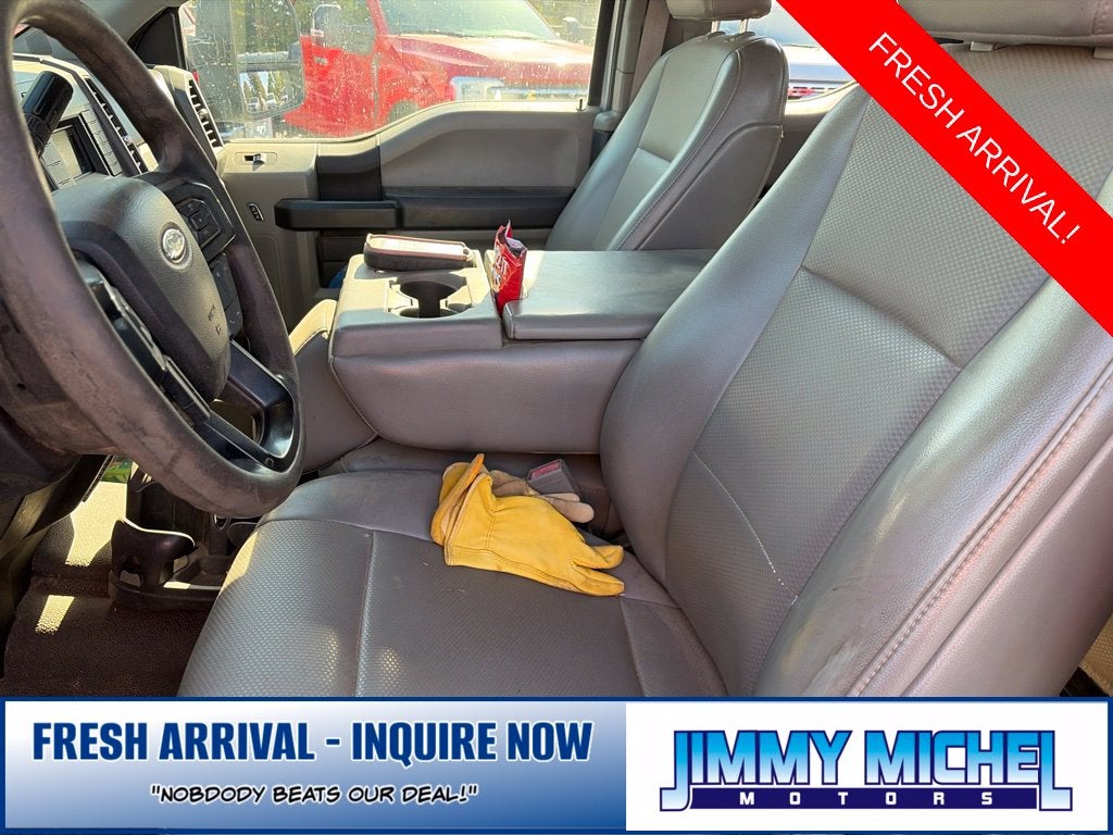 2019 Ford F-350SD XL W/DEWEZE BALE BED