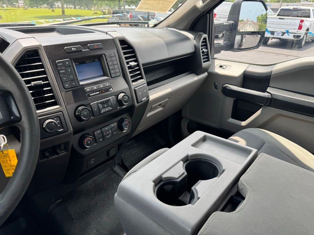 2022 Ford F-350SD XL DRW w/BALE BED
