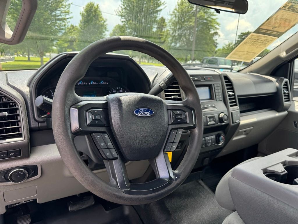 2022 Ford F-350SD XL DRW w/BALE BED
