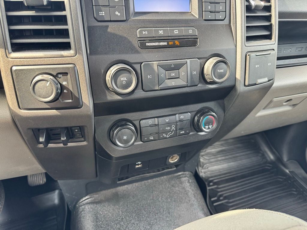 2022 Ford F-350SD XL DRW w/BALE BED