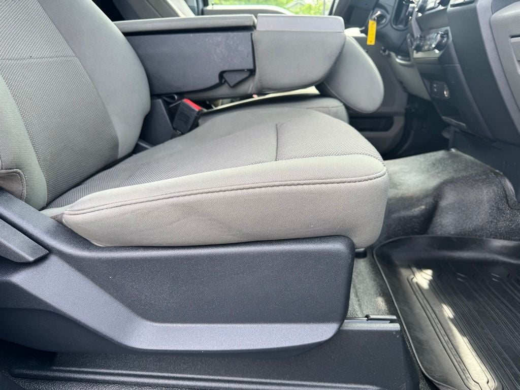 2022 Ford F-350SD XL DRW w/BALE BED