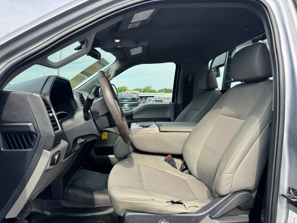 2022 Ford F-350SD XL DRW w/BALE BED