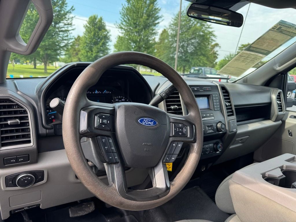 2022 Ford F-350SD XL DRW w/BALE BED