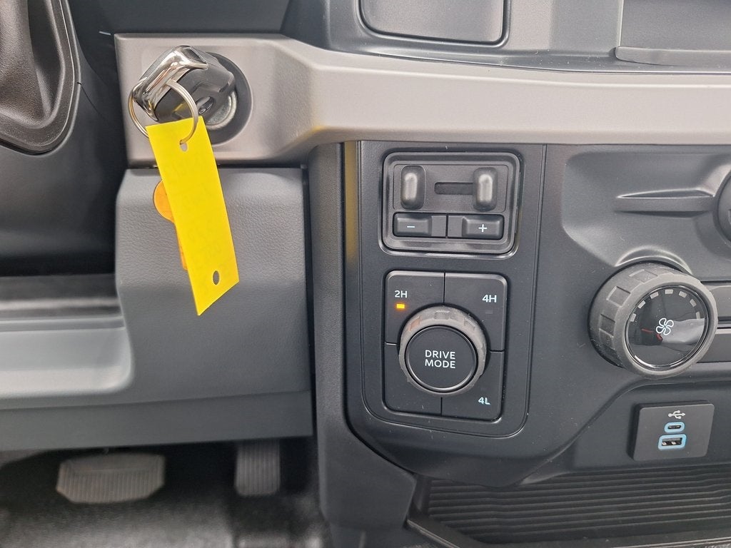 2025 Ford Chassis Cab F-350® XL