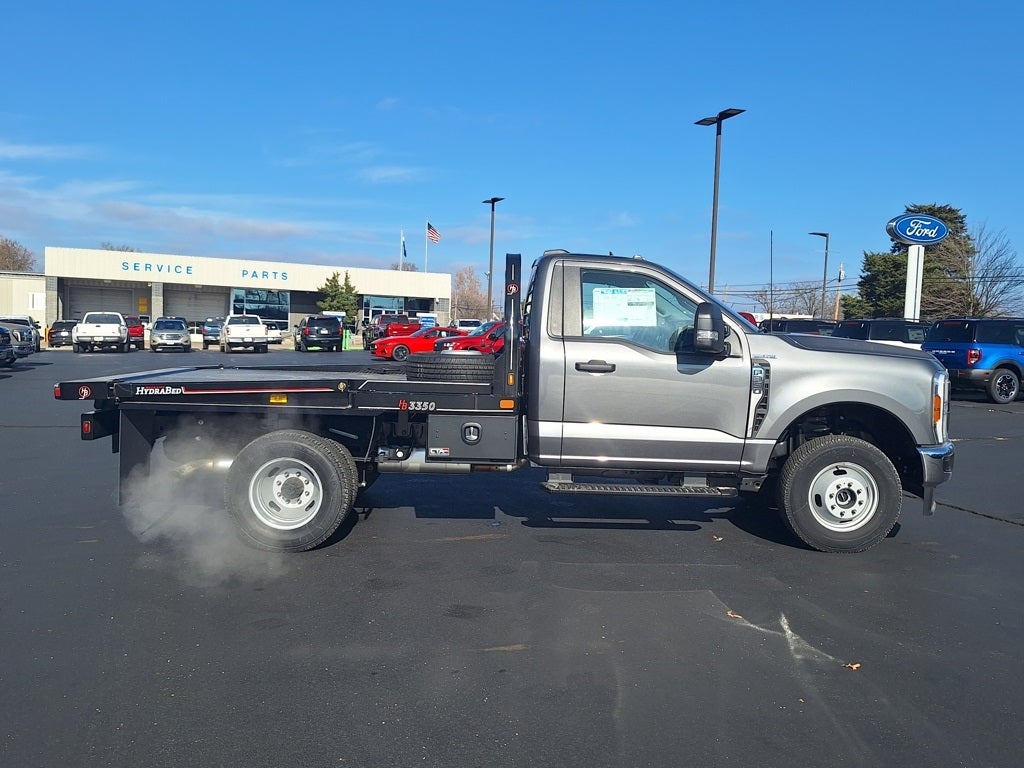 2025 Ford Chassis Cab F-350® XL