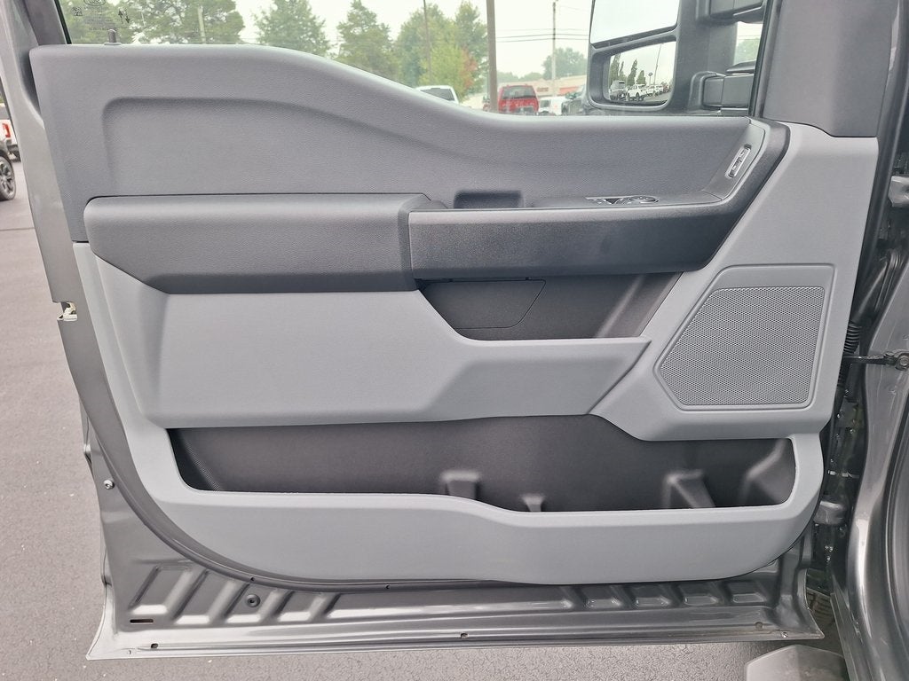 2025 Ford Chassis Cab F-350® XL