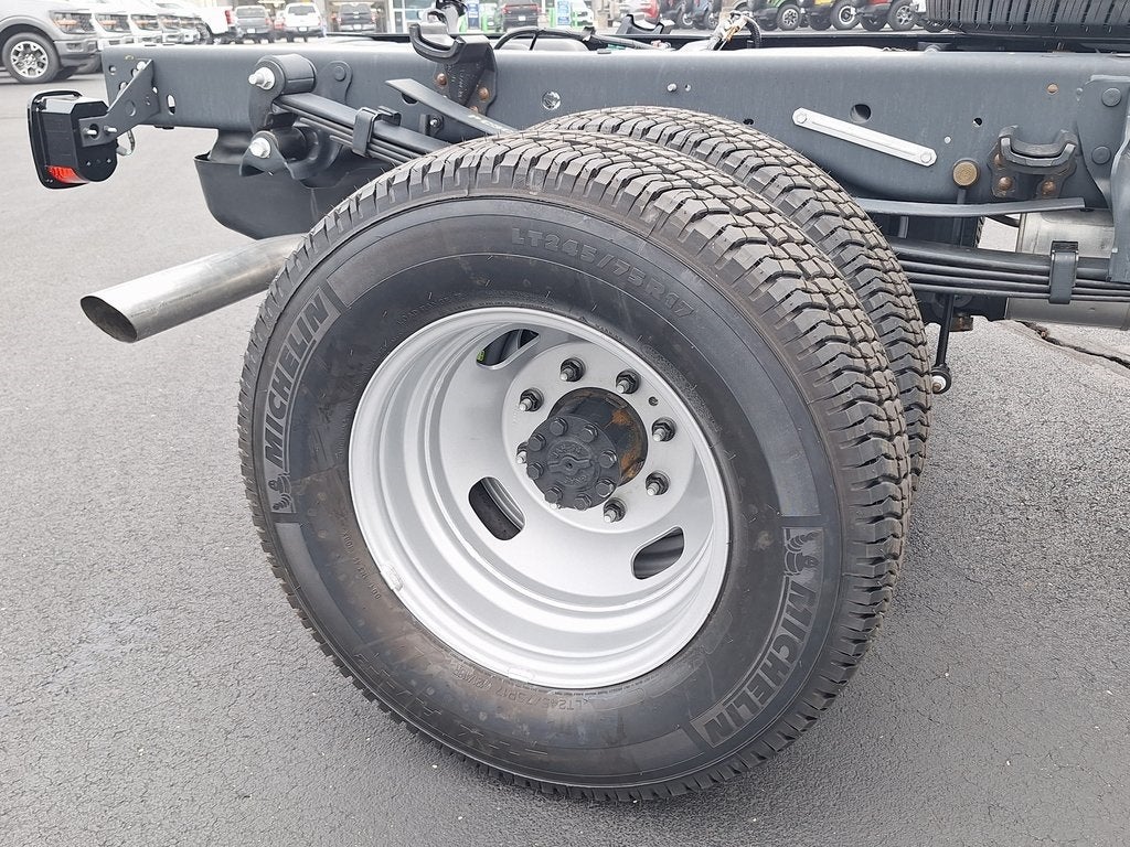 2025 Ford Chassis Cab F-350® XL