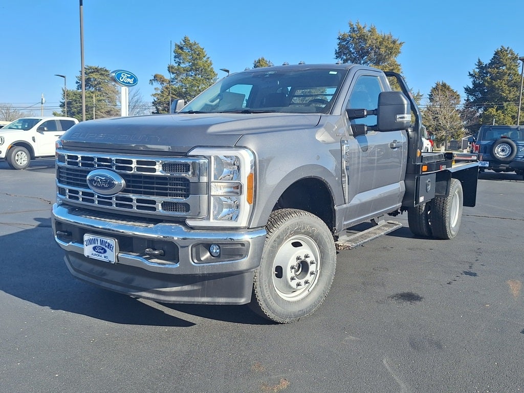 2025 Ford Chassis Cab F-350® XL