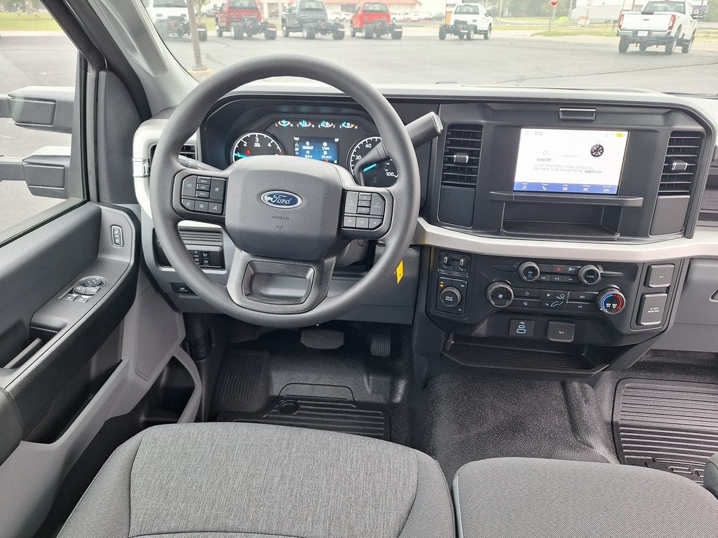 2025 Ford Chassis Cab F-350® XL