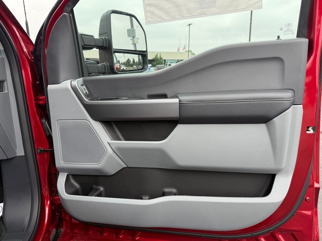 2026 Ford Chassis Cab F-350® XLT