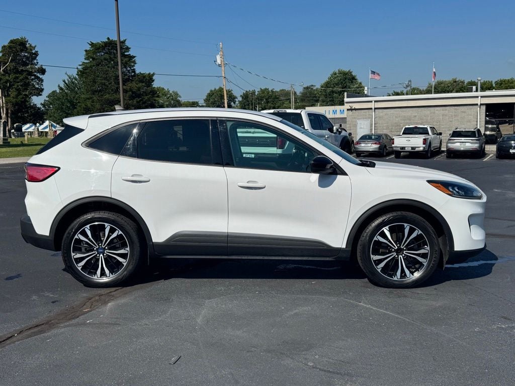 2022 Ford Escape Hybrid SE