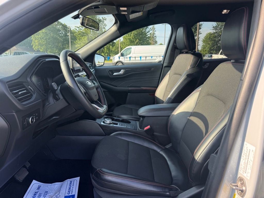 2025 Ford Escape ST-Line Select