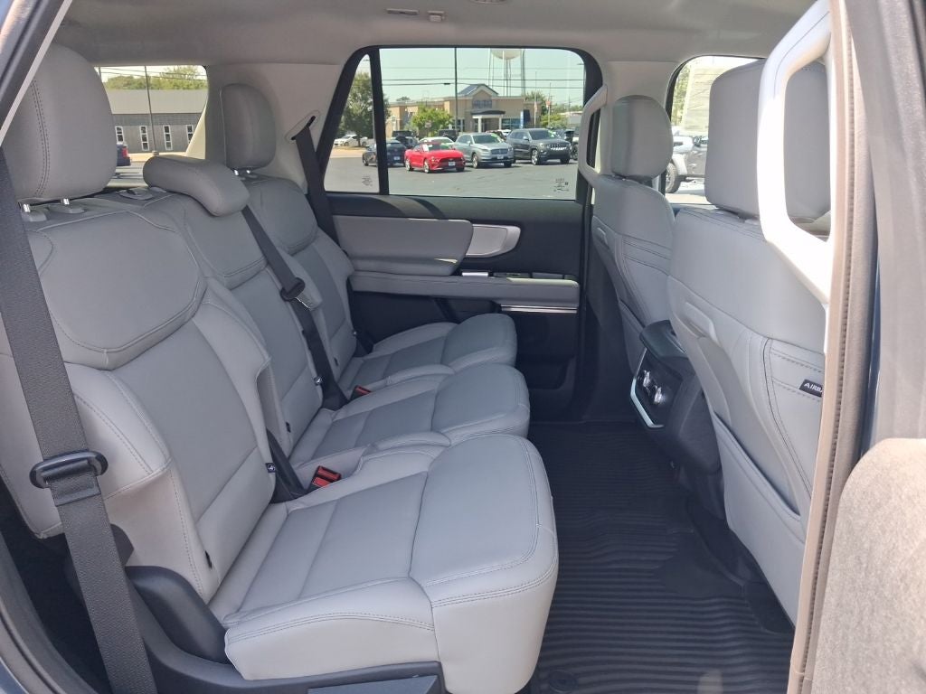 2027 Ford Expedition Active