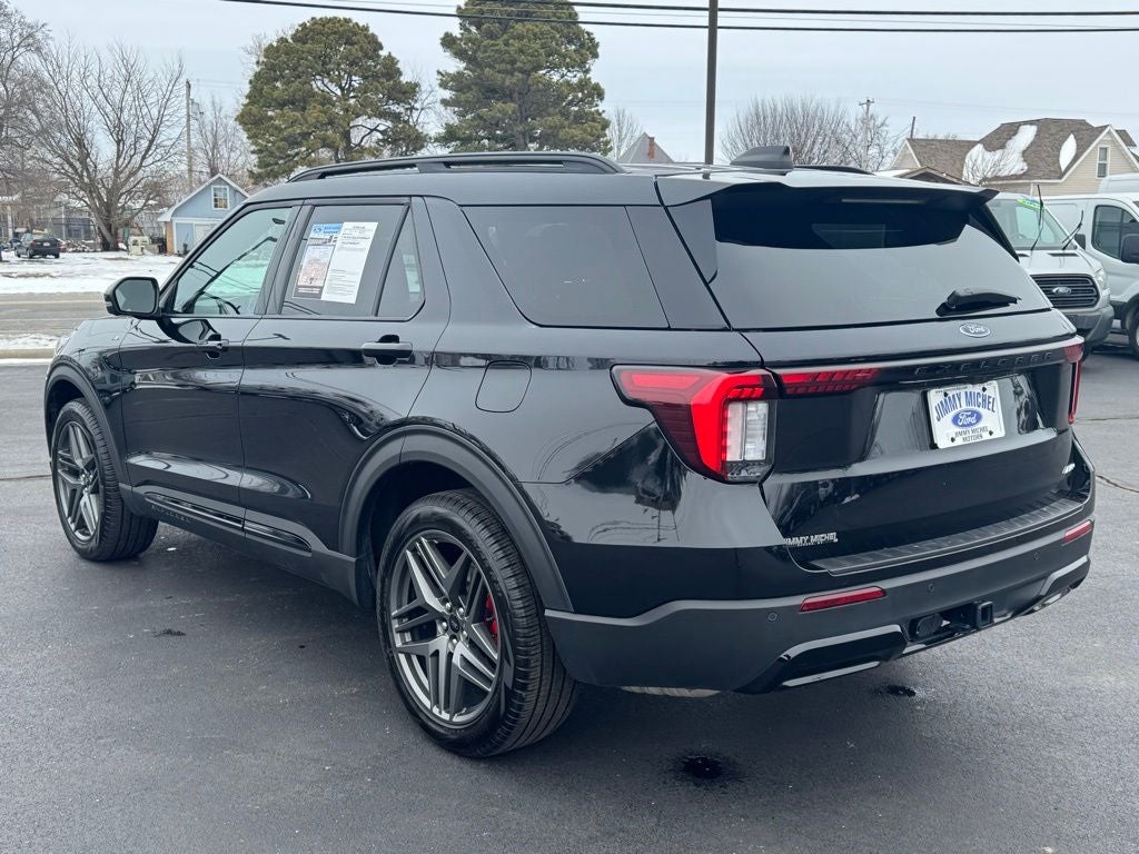 2025 Ford Explorer ST-Line
