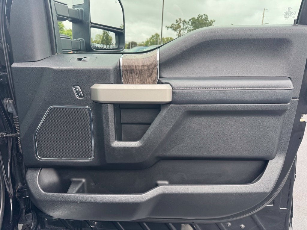 2017 Ford F-250SD Lariat