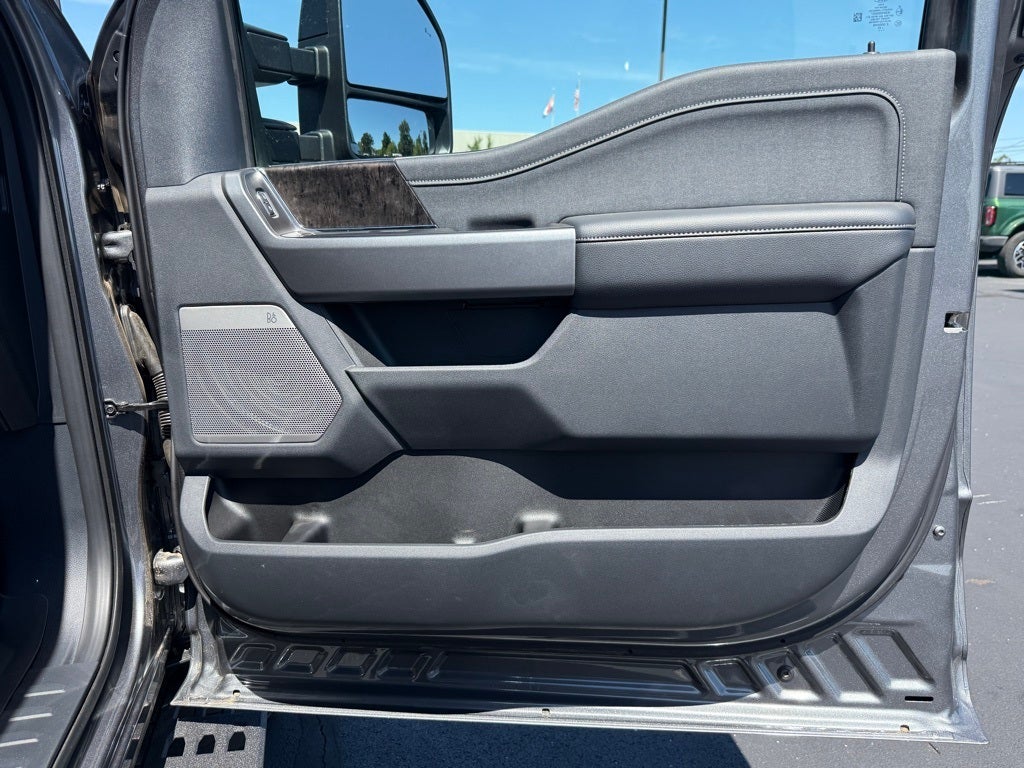 2025 Ford Super Duty F-250® Lariat®