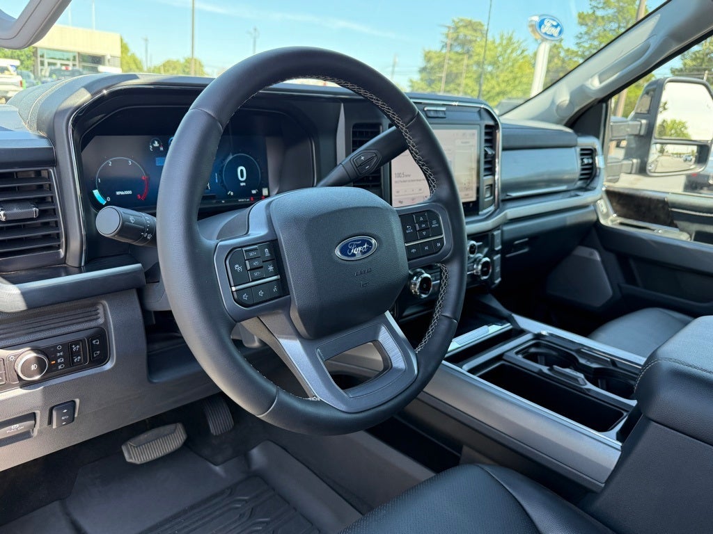 2025 Ford Super Duty F-250® Lariat®