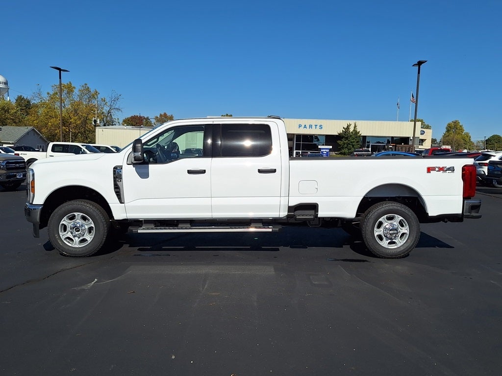 2026 Ford Super Duty F-350® XLT