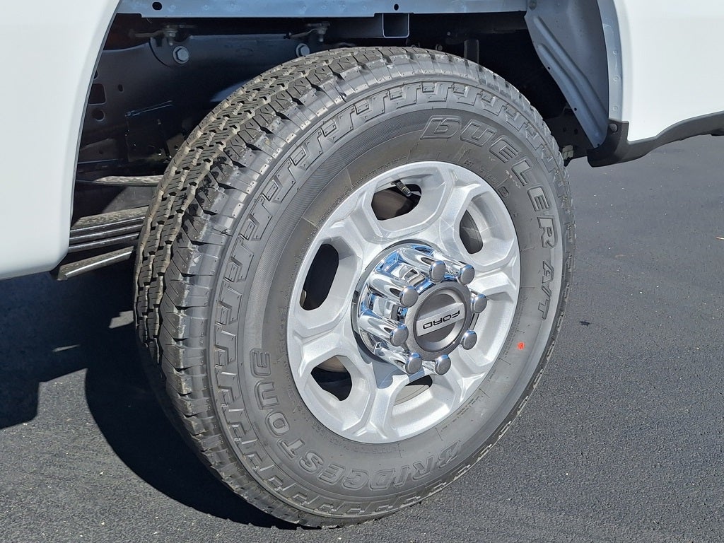 2026 Ford Super Duty F-350® XLT