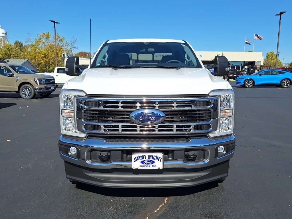 2026 Ford Super Duty F-350® XLT