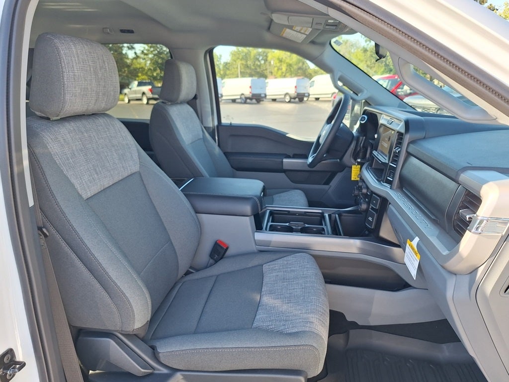 2026 Ford Super Duty F-350® XLT