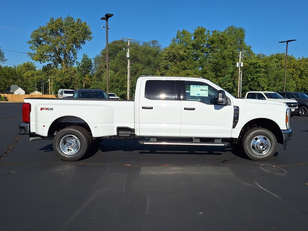 2026 Ford Super Duty F-350® XLT