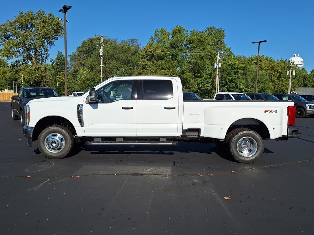 2026 Ford Super Duty F-350® XLT