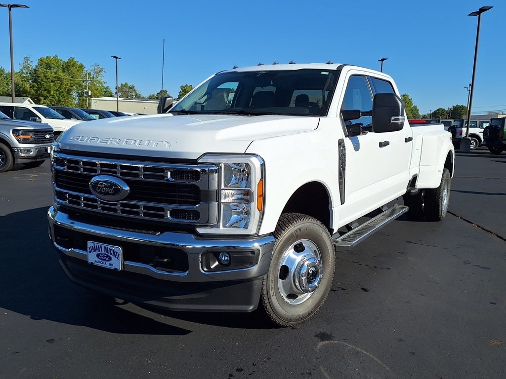 2026 Ford Super Duty F-350® XLT
