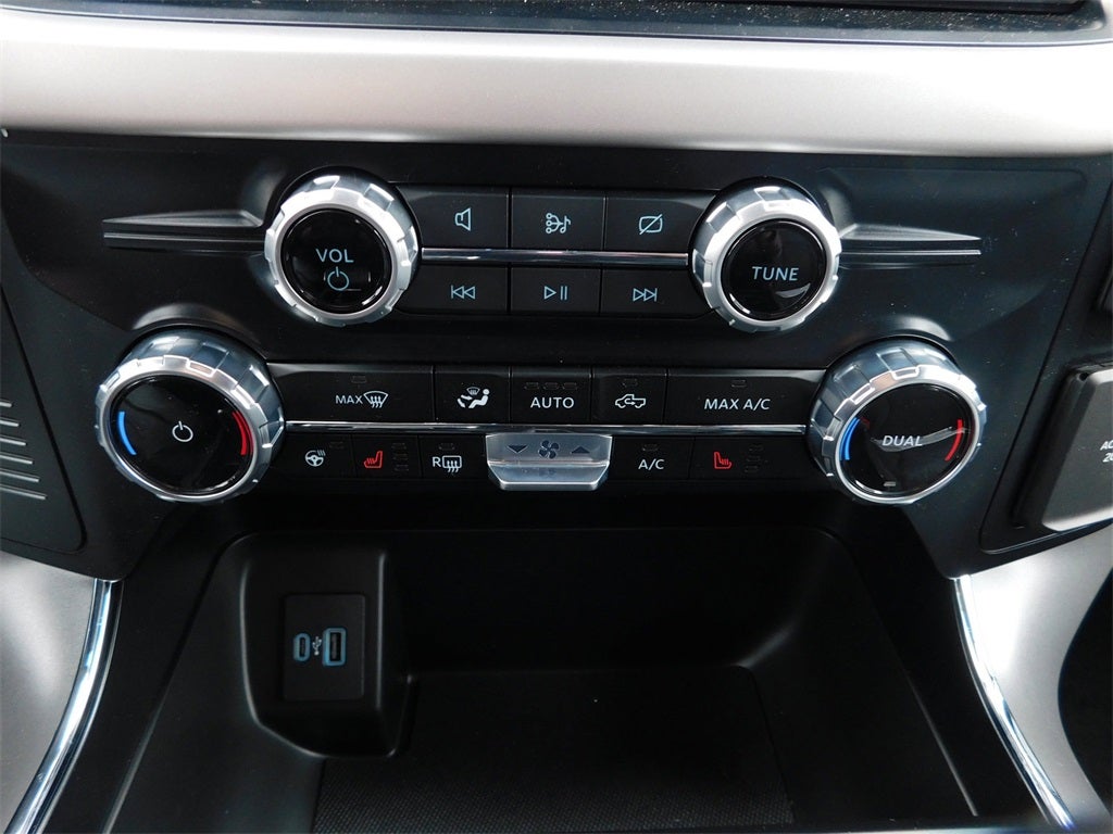 2023 Ford F-150 Lightning XLT