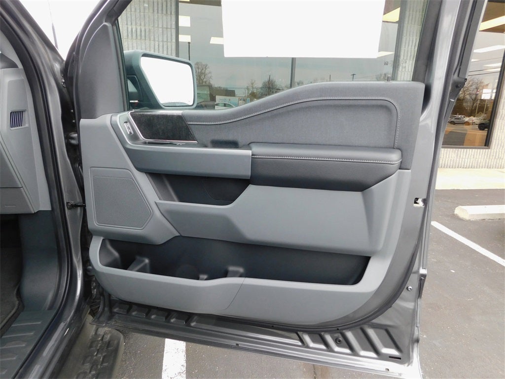 2023 Ford F-150 Lightning XLT