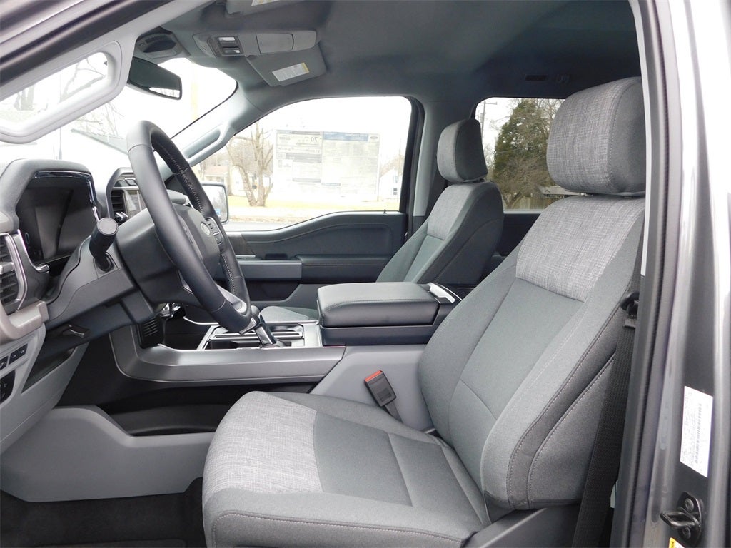 2023 Ford F-150 Lightning XLT