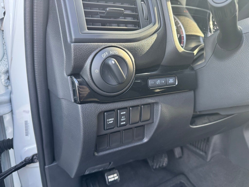 2024 Nissan Titan XD SV