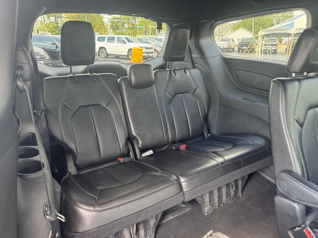 2025 Chrysler Pacifica Select