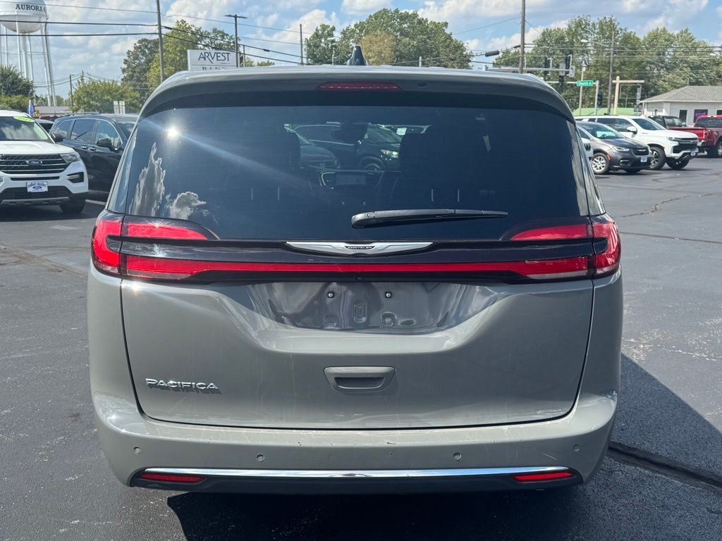 2025 Chrysler Pacifica Select