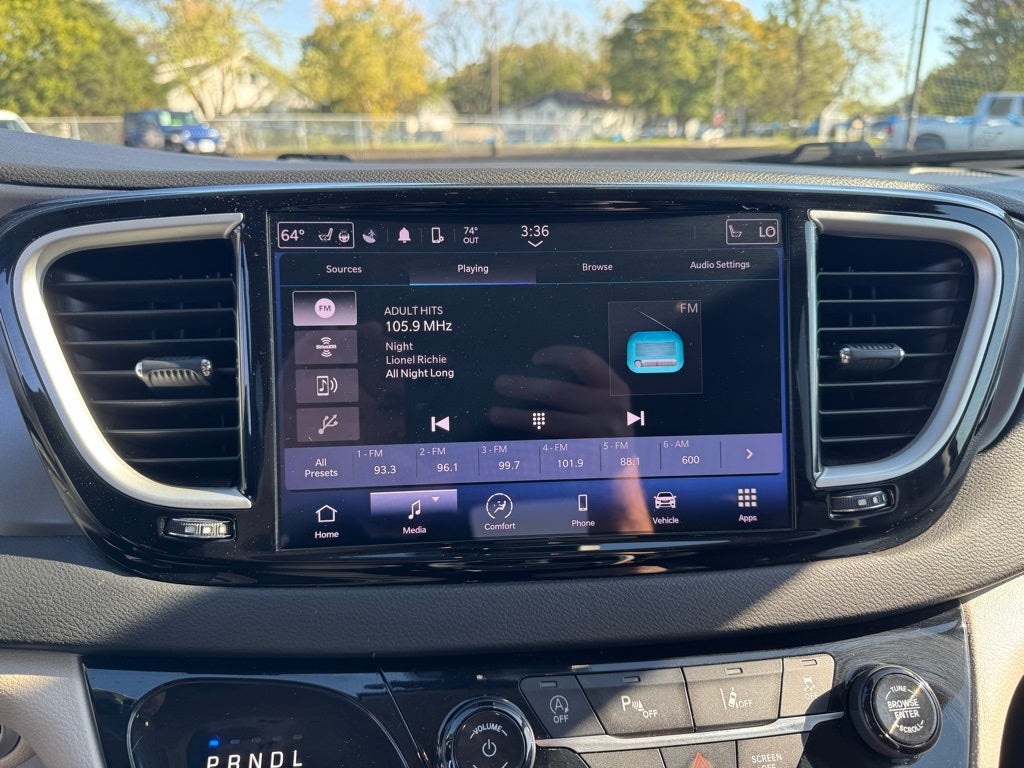 2024 Chrysler Pacifica Touring L