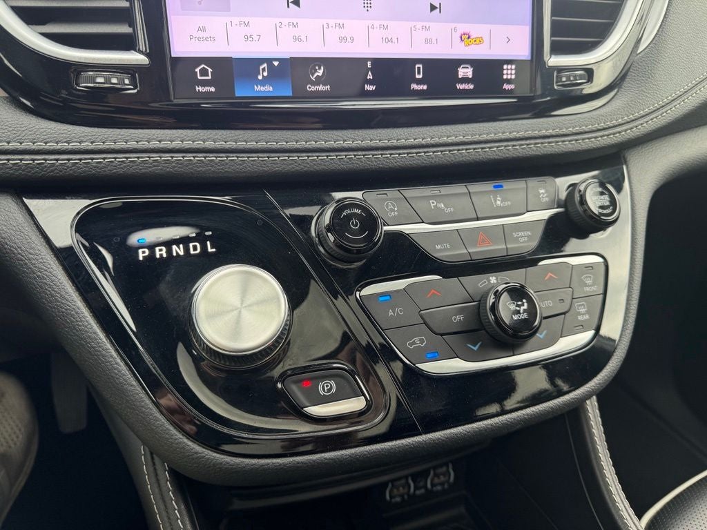 2025 Chrysler Pacifica Limited
