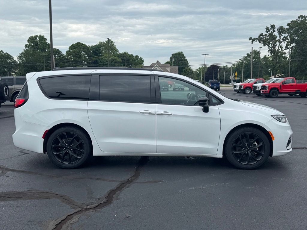 2025 Chrysler Pacifica Limited