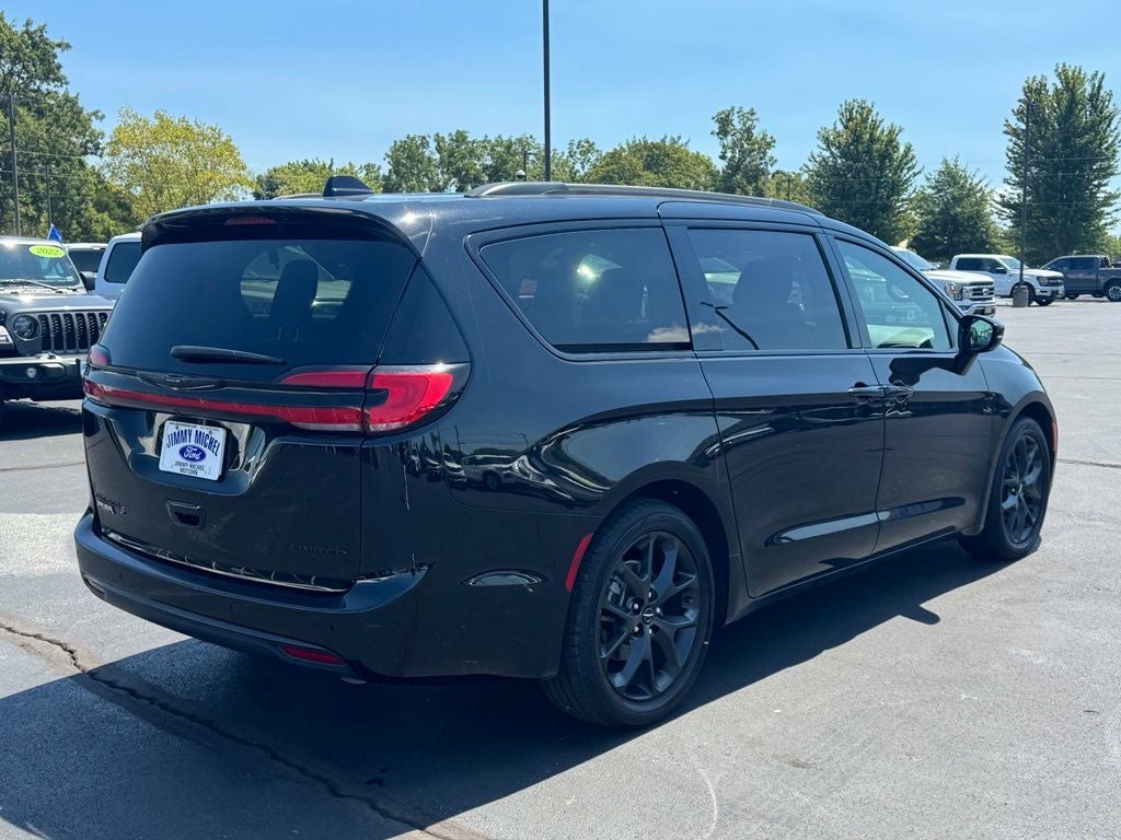 2025 Chrysler Pacifica Limited