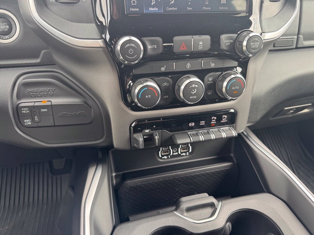 2024 RAM 3500 Big Horn NIGHT EDITION DUALLY
