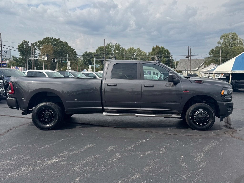 2024 RAM 3500 Big Horn NIGHT EDITION DUALLY