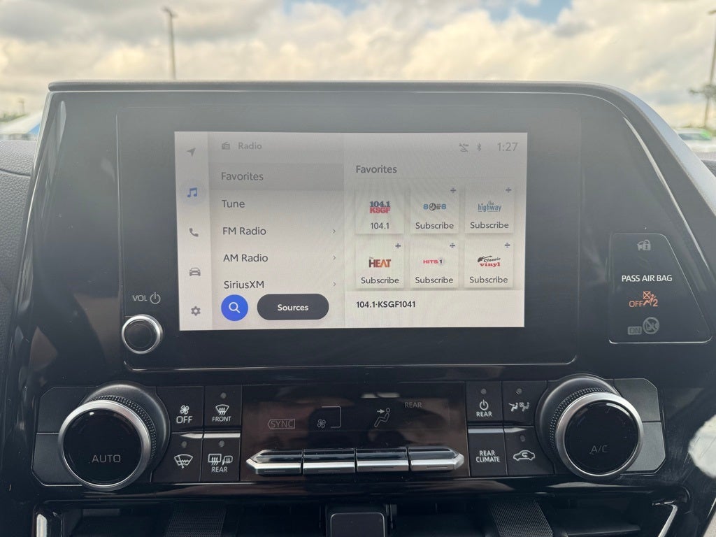 2024 Toyota Highlander LE