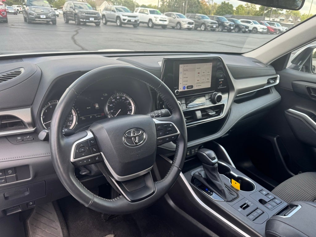 2024 Toyota Highlander LE