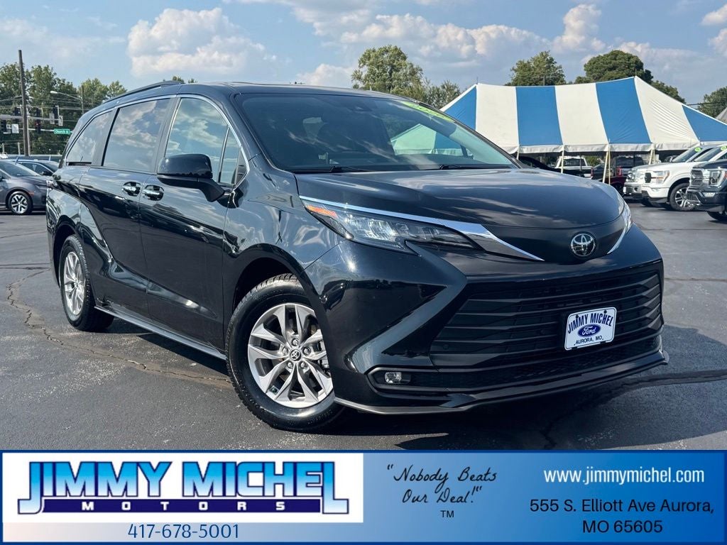 2026 Toyota Sienna XLE 8 Passenger