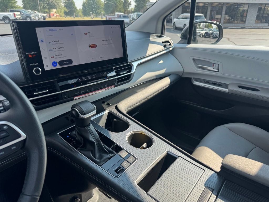 2026 Toyota Sienna XLE 8 Passenger
