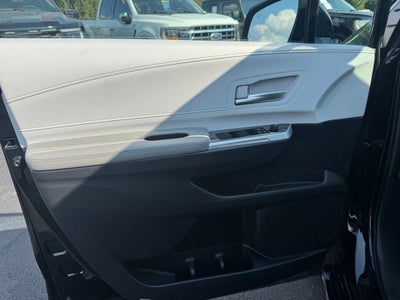 2026 Toyota Sienna XLE 8 Passenger