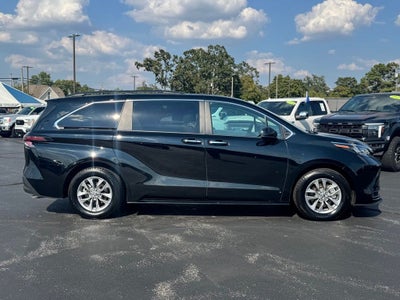 2026 Toyota Sienna XLE 8 Passenger