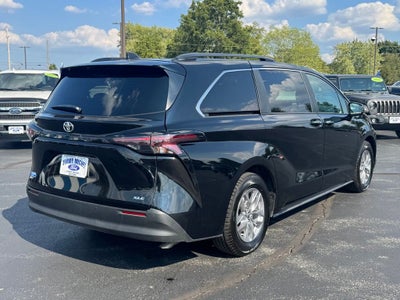 2026 Toyota Sienna XLE 8 Passenger