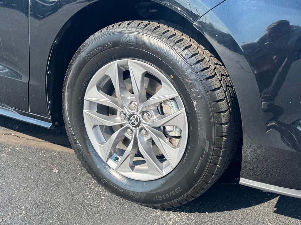 2026 Toyota Sienna XLE 8 Passenger
